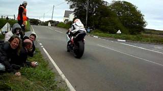 Isle of Man tt 2011, Cronk y Voddy Straight 170mph+ about 3ft away from us!!