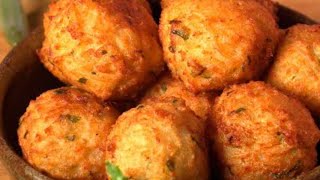 Bolinho de carne seca com massa de mandioca fica delicioso