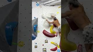 Rock climbing if you are colour blind 🤣 #bouldering #climbing #fail