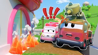 Oh no! Fire Truck's hose is full of SLIME, he can't help Ambulance|Emergency Vehicles for kids