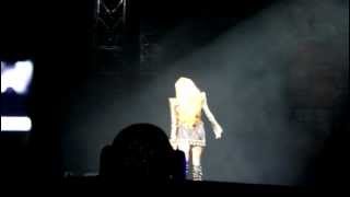 Must see! HD Lady Gaga - Fans-  Why don't you come on stage little kids?