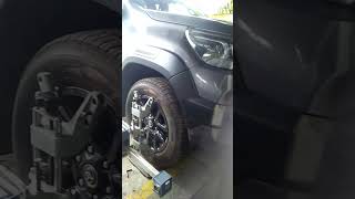 hilux (conquest)wheel alignment&camber correction..