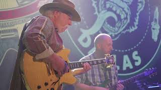 Jimmy Wallace's Guitar Army with Paul Reed Smith & Boscoe France - "Sweet Home Chicago"