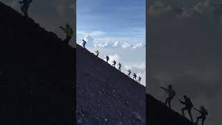 Apakah sudah cocok jadi pemafin film 5 CM menuju puncak #mahameru #gunungslamet