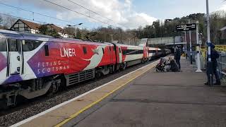 LNER Class 91 'Flying Scotsman' flies through Hadley Wood - TransportStuff Shorts