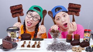 Mì sô cô la tráng miệng đen cửa hàng tiện lợi Mukbang DONA