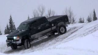 2002 gmc sierra 6.0 liter small hill climb in snow