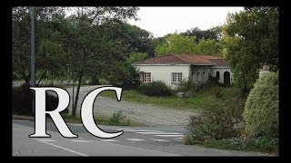 RC. L'hôtel abandonné aux tapisseries.