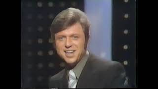 Steve Lawrence sings "The Drifter" - from The Hollywood Palace