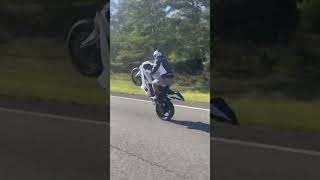 Sketchy R6 wheelie #r6 #yamaha #motorcycle #r1 #racing #wheelie #bikelife #dirtbike #track #mexico