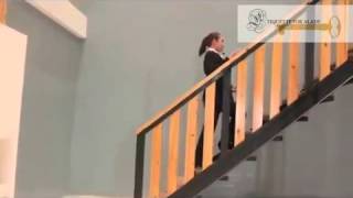 إتيكيت صعود وهبوط الدرج .. Etiquette rise and fall of the stairs