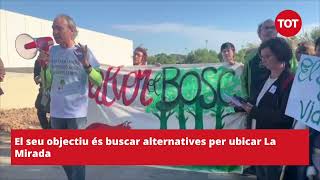 Un centenar de persones demana posposar la tala d'arbres del Bosc de Volpelleres