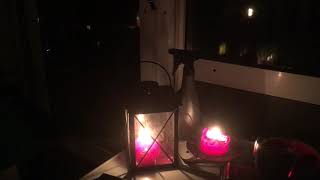 Heute Abend auf der Terrasse mit richtigen Fackeln und elektronischen.