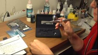 Airbrush for Beginners - Learn Along with Mel 14 - My new Iwata HP-C+ and old H & S Ultra.