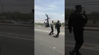 #video Un helicóptero se desplomó sobre la carretera Laredo-Apodaca. www.unoticias.com.mx @Ultimas