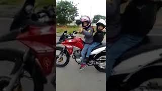 Os menor de moto Des de menor dando o toque 😎