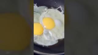 Fried Eggs for tonight's dinner 🥰 #asmr #shorts #youtubeshorts #friedegg #viral  #satisfying