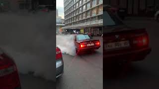 quick e30 burnout👌.                               #bmw #bmwclassic #e30 #325i #burnout