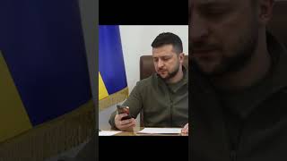 Эту музыку Зеленский включает украинцам постоянно