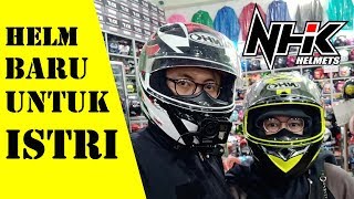 PAKSA ISTRI GANTI HELM