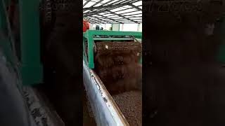 What is the processing of fermenting the manure using the composting machine？