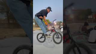 #shortvideo #bmx #reels #youtube #bmxparts #youtubeshorts #bmxpark #slowed #park #bmxstreet