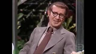 FUNNY MINUTES Humor Comedy STEVE LANDESBERG Celebrity SEX Hollywood JOHNNY CARSON desk TONIGHT SHOW