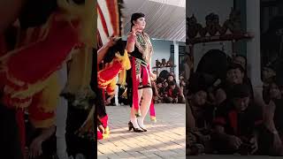 Terkesima dengan Tari Jathil Cantik Maharani