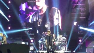 5SOS - She's Kinda Hot @ Sportpaleis, Antwerp 20th May 2016 HD