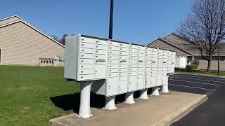 Ở Mỹ có những loại hộp thư như thế . / What types of mailboxes are there in the US ? /Cuộc sống Mỹ