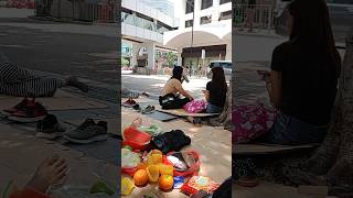 pusat kota hongkong pas hari Minggu berubah jadi pantai #tkwhongkong