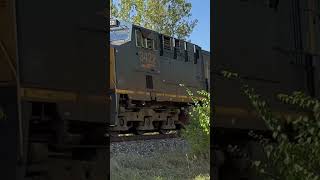 CSX 3422 working hard while pulling DPU duty.