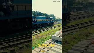 ট্রেনটির গতি দেখে সবাই অবাক/Everyone was surprised to see the speed of the train#shorts #viral