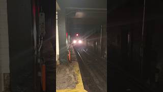 MTA subway: R160A-1 #9377 (G) Train Entering Hoyt (horn salute)