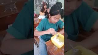 Segeenya makan siang bersama