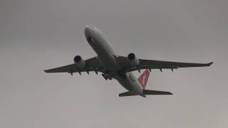 Plane spotting at Schiphol - Windy landings and take-offs (Nice traffic!)