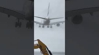 The King 🤴 Emirate 🇦🇪 A380 Airbus Landing in Rain 😳waooo At UK 🇬🇧 international Airport|BHX |