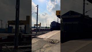 #shortvideo #traintravel #youtubeshorts #train #trending