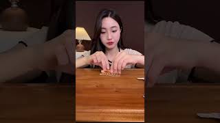 Xúc xích cuốn bánh tráng và rong biển. Xin mời cả nhà #mukbang #bratzfam #amthuc #food #eating