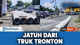 Paku Bumi Berjatuhan dari Truk Tronton, Saat Ini Masih Berada di Bahu Jalan