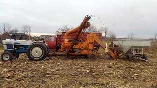 Shelling corn at the DuValls