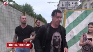 Rammstein в Москве угощались пивом, пельменями и флиртовали с официантками