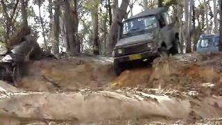 suzuki sierra going down step muddie hill