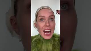 I don’t know why i ever leave this place! 👀The Grinch makeup!