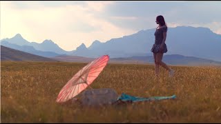 Mountains and a Woman. Meditation Video.