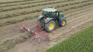 JOHN DEERE 6155r RASTRILLANDO ALFALFA 1R CORTE CAMPAÑA 2020