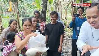 Kapolresta Mataram Bersama Tim Satnarkoba ,Blusukan Bagi Paket Sembako di Tempat Pemukiman Kumuh