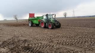 Rozrzucanie obornika Fendt 311 Vario i Pronar