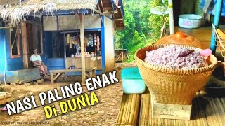 Warung Jajanan Kampung dan Nasi Paling Nikmat di Dunia