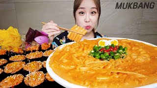 SUB) 매콤하고 꾸덕한 신전 로제파스타떡볶이 & 매운 김밥 먹방 SPICY ROSE TTEOKBOKKI NOODLES RICE ROLL REAL SOUND ASMR MUKBANG